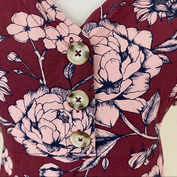 Motherhood Maternity Dark Red Floral Button Top M - Picture 3 of 12